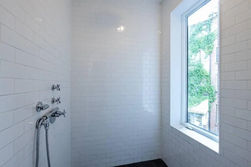E10-3 3Br Designer Townhouse Apartment New York