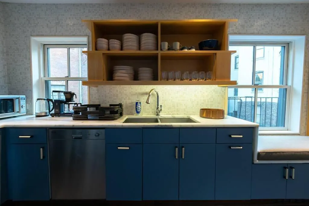 E10-3 3Br Designer Townhouse Apartment New York United States