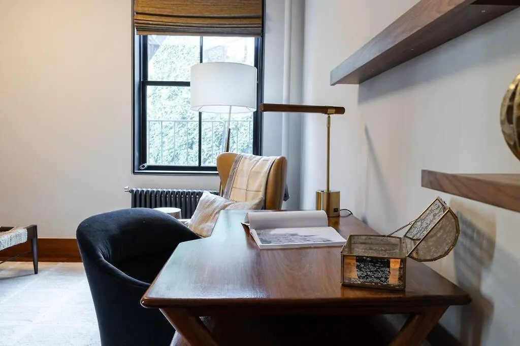E10-3 3Br Designer Townhouse Apartment New York United States