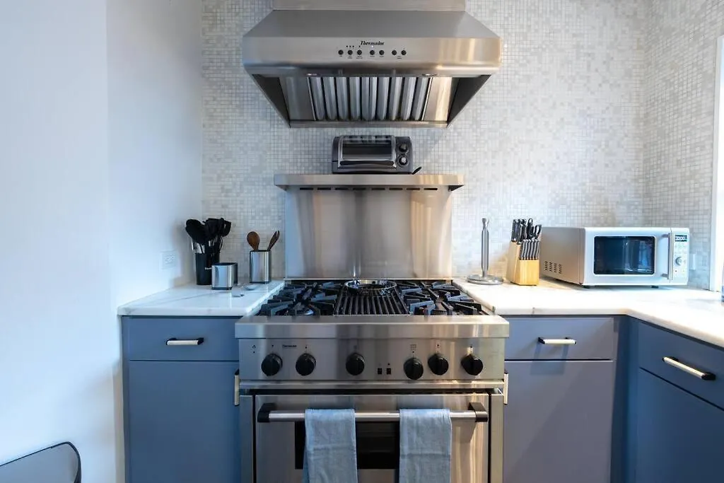 E10-3 3Br Designer Townhouse Apartment New York