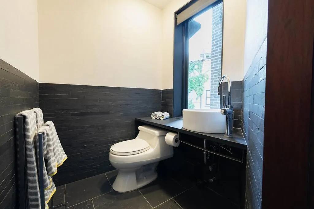 E10-3 3Br Designer Townhouse Apartment New York