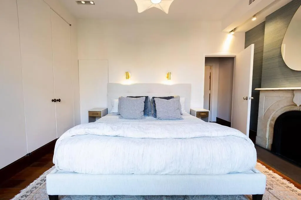 E10-3 3Br Designer Townhouse Apartment New York