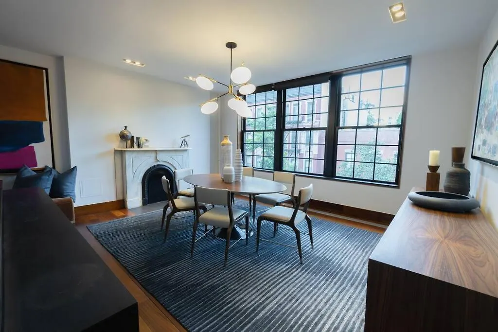 E10-3 3Br Designer Townhouse Apartment New York