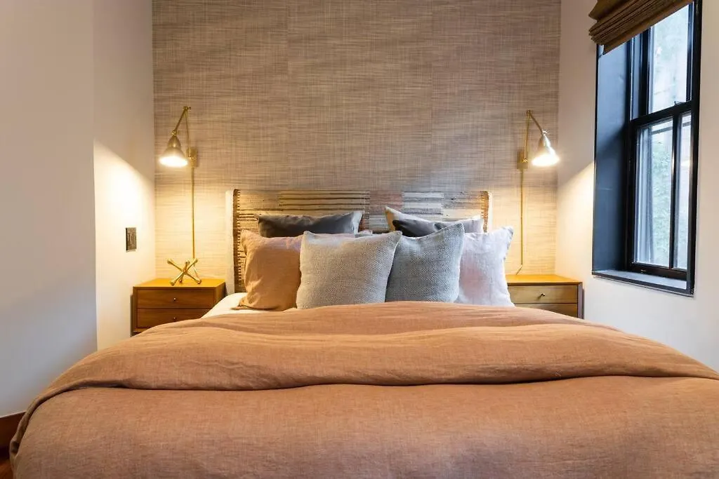 E10-3 3Br Designer Townhouse Apartment New York