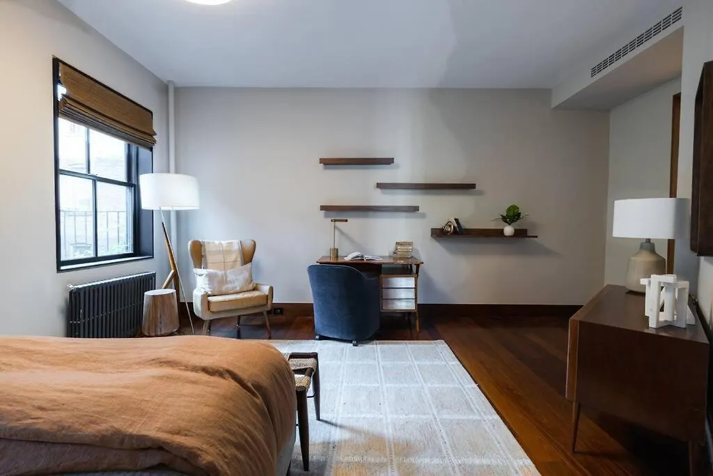 E10-3 3Br Designer Townhouse Apartment New York