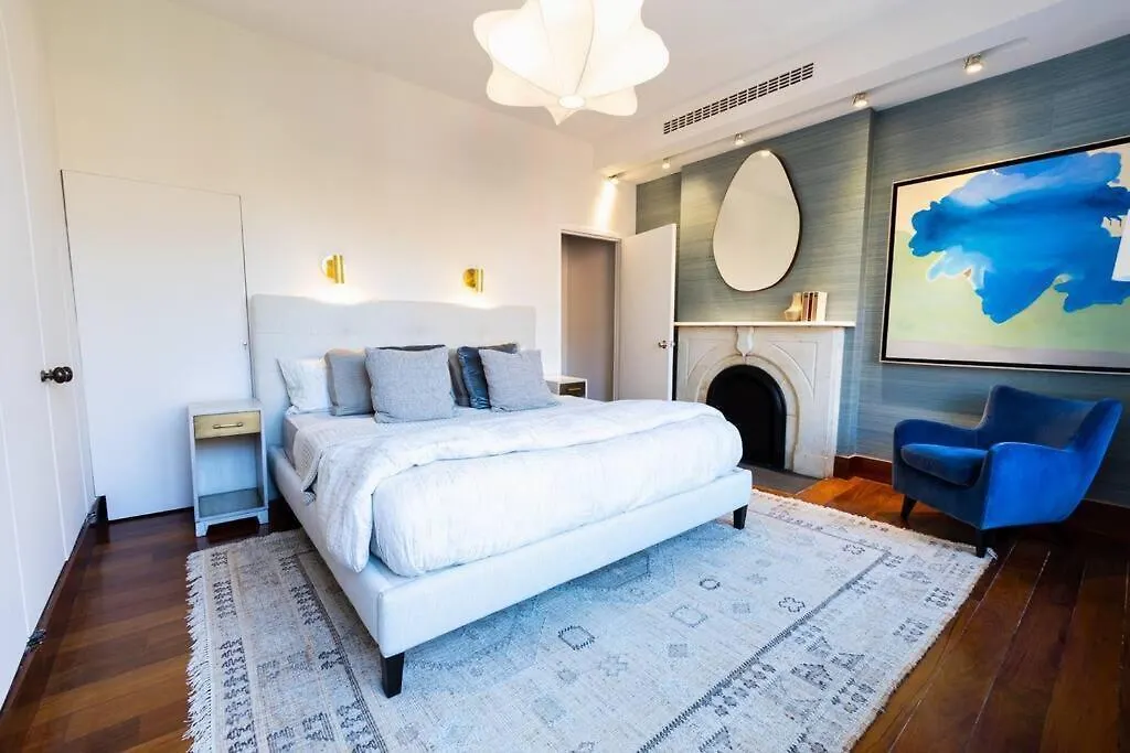 E10-3 3Br Designer Townhouse Daire New York