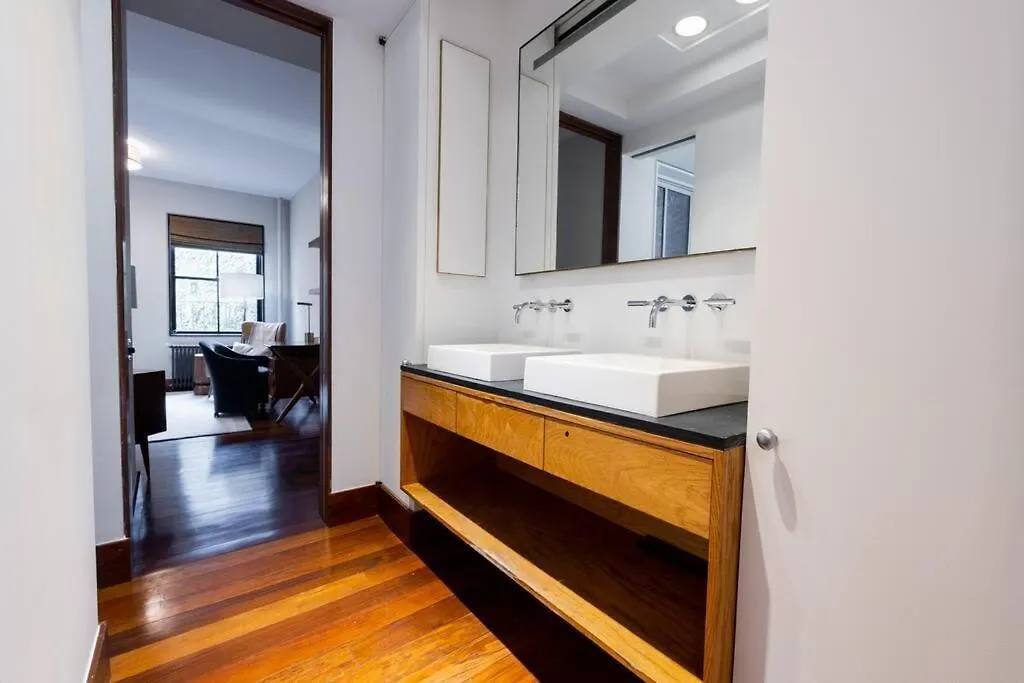 E10-3 3Br Designer Townhouse Daire New York