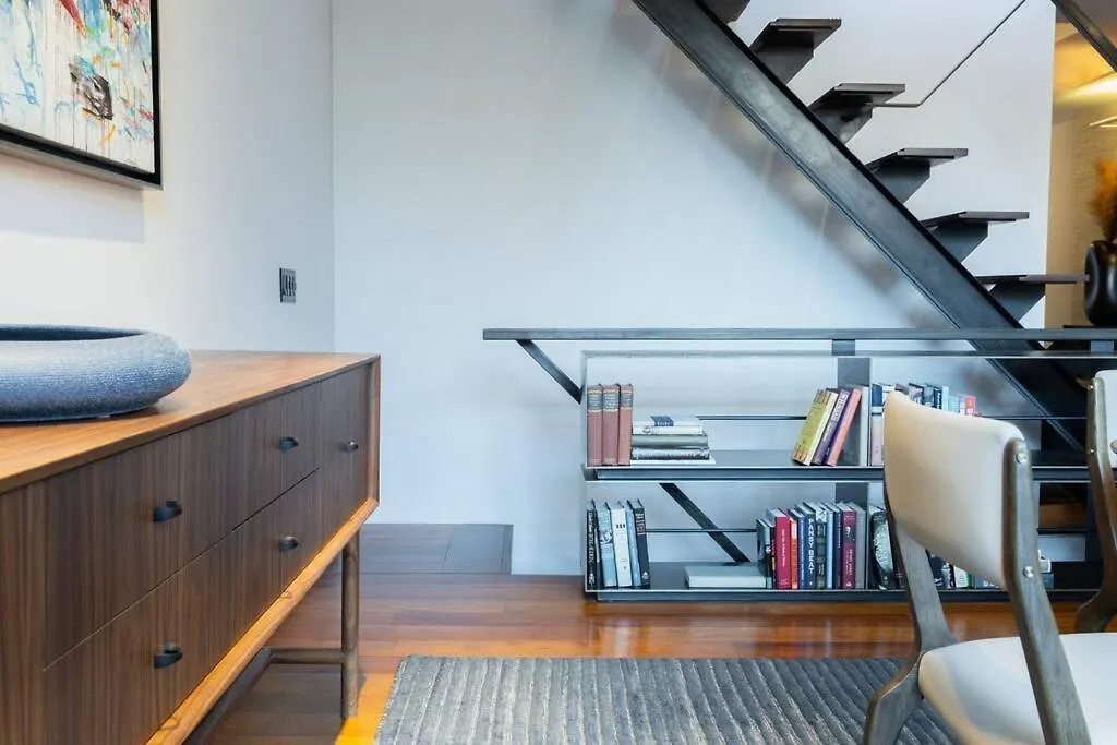 E10-3 3Br Designer Townhouse Daire New York