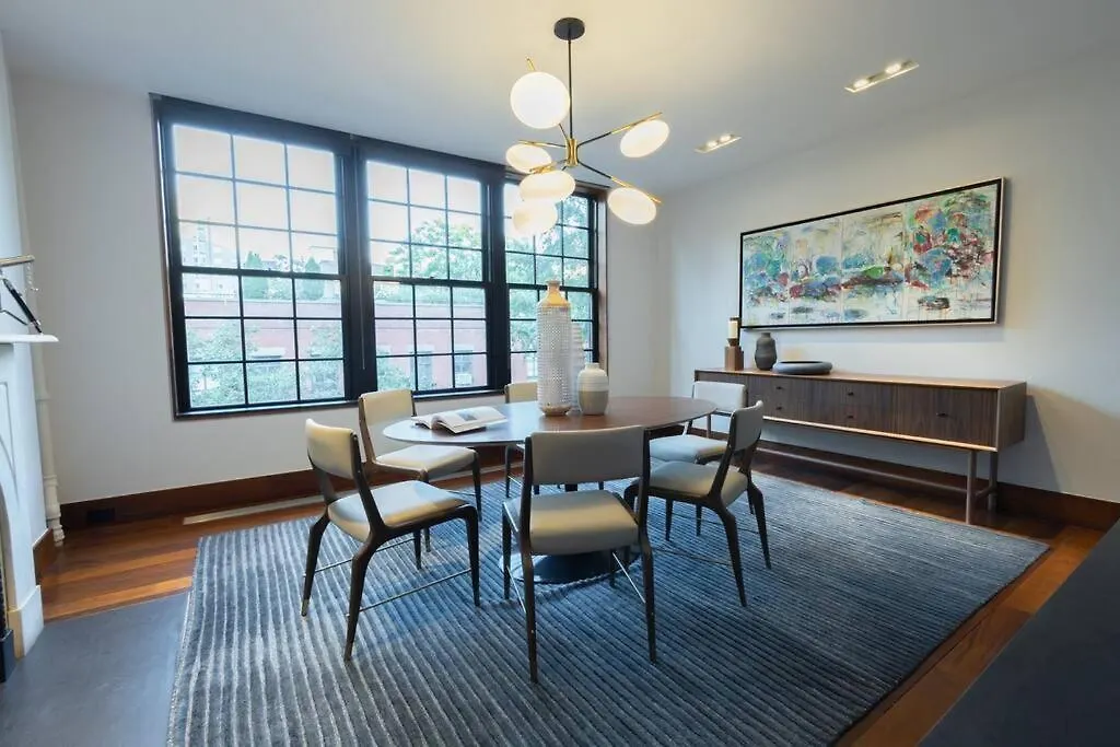 E10-3 3Br Designer Townhouse Daire New York