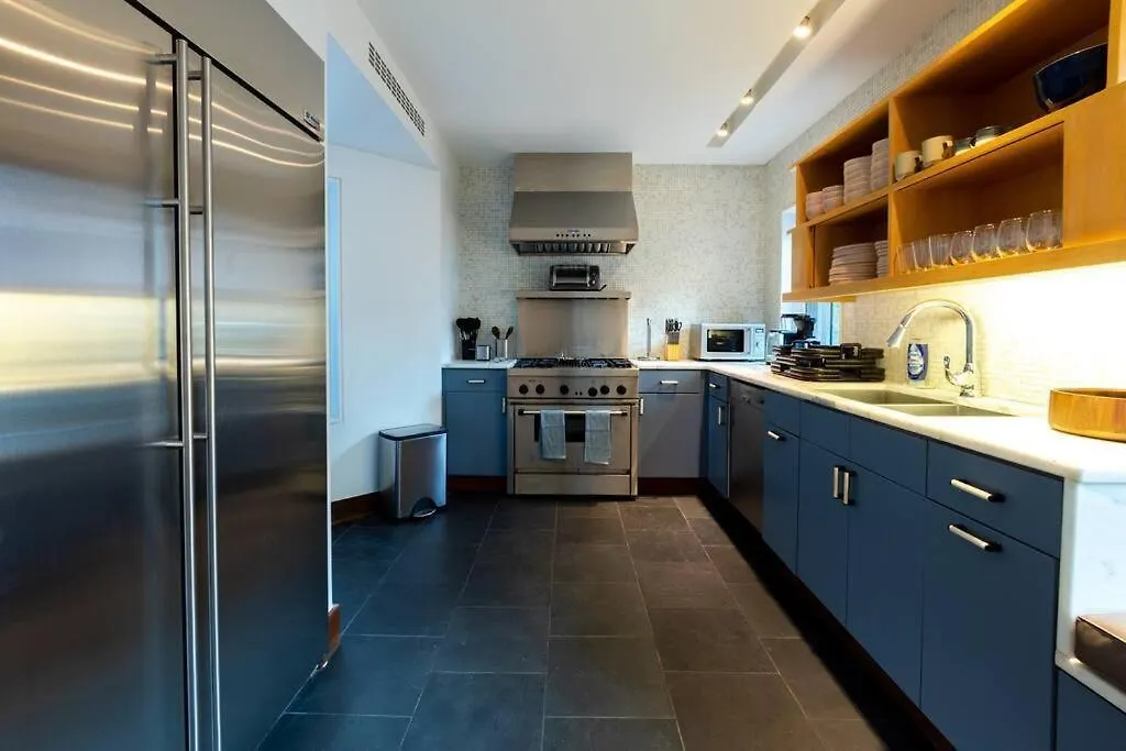 E10-3 3Br Designer Townhouse Daire New York